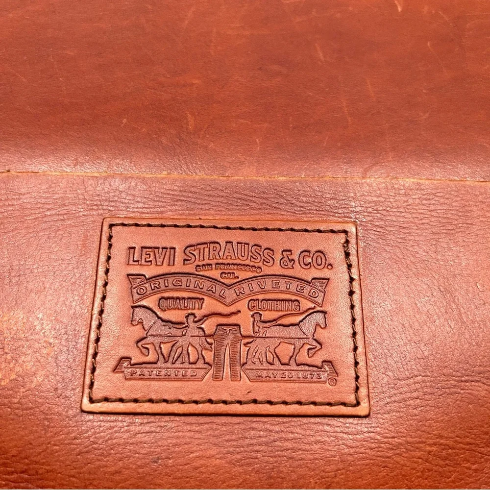 Levi's Leather Laptop Computer Case Rectangular Shaped Brown 15.6 x 12 Inch - Picture 2 of 15